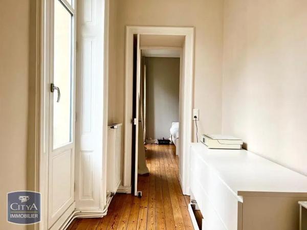 Appartement à louer 3 pièces 76.81m² Laval (53000)