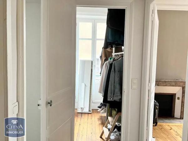 Appartement à louer 3 pièces 76.81m² Laval (53000)