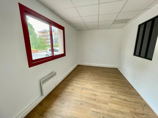 Bureaux à louer à LE MESNIL ESNARD 76240