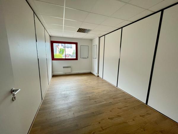Bureaux à louer à LE MESNIL ESNARD 76240