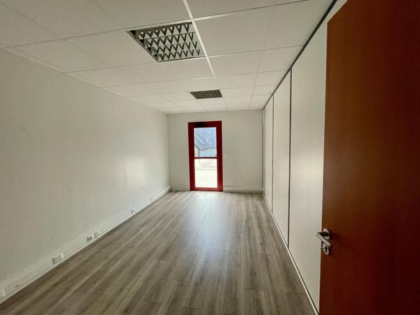 Bureaux à louer à LE MESNIL ESNARD 76240