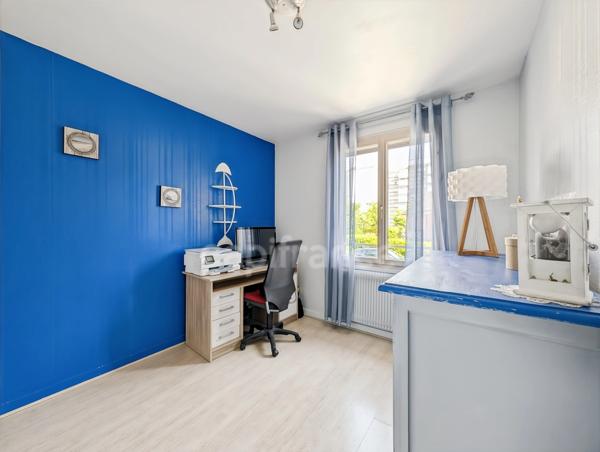 Chalon-Sur-Saône (71) Maison à vendre de 149,60 m² 6 pièces terrain de 568 m² panneaux Photovoltaïques-climatisation