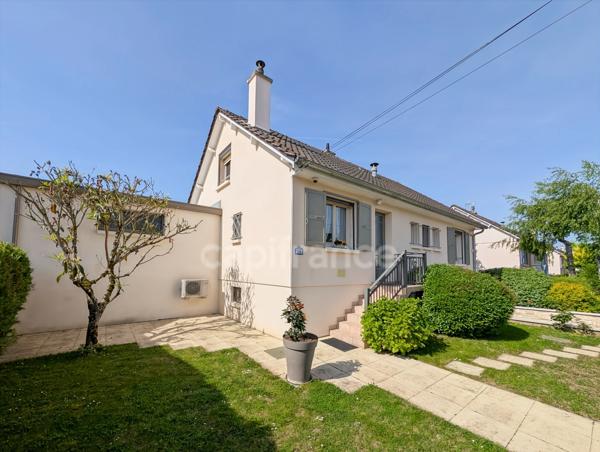 Chalon-Sur-Saône (71) Maison à vendre de 149,60 m² 6 pièces terrain de 568 m² panneaux Photovoltaïques-climatisation