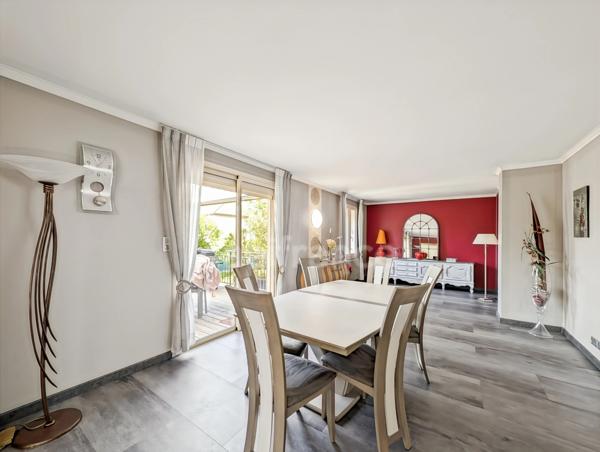 Chalon-Sur-Saône (71) Maison à vendre de 149,60 m² 6 pièces terrain de 568 m² panneaux Photovoltaïques-climatisation