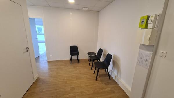A LOUER SAINT JEAN DE LUZ - LOCAL PROFESSIONNEL/BUREAU 15,30 m2