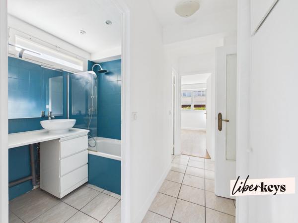 CHAMBOURCY – 3 PIÈCES 64 M² TRAVERSANT – JARDINET – CAVE 
