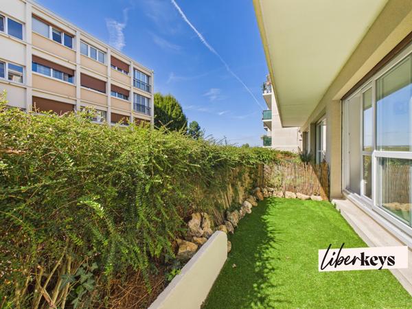 CHAMBOURCY – 3 PIÈCES 64 M² TRAVERSANT – JARDINET – CAVE 