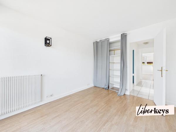 CHAMBOURCY – 3 PIÈCES 64 M² TRAVERSANT – JARDINET – CAVE 
