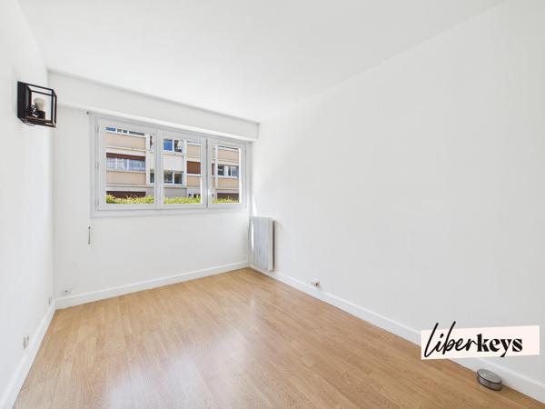 CHAMBOURCY – 3 PIÈCES 64 M² TRAVERSANT – JARDINET – CAVE 