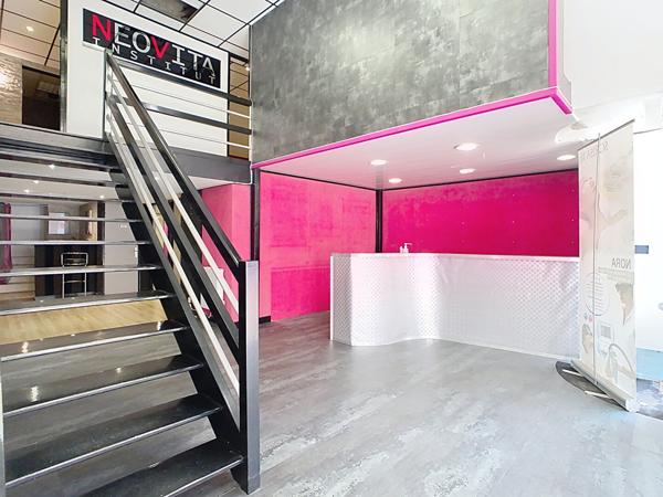 Local commercial Cholet 9 pièce(s) 150 m2