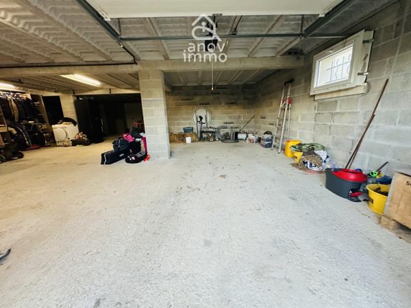 Maison
                                                                                                                                                                                                                                                                                                                        5 pièce(s)                                                                                                                                                                                                          3 chambre(s)                                                                                                                                                                                                          121.75  m²