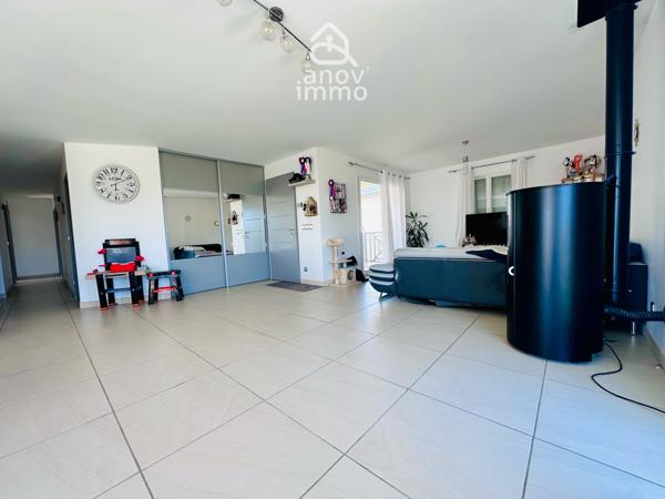 Maison
                                                                                                                                                                                                                                                                                                                        5 pièce(s)                                                                                                                                                                                                          3 chambre(s)                                                                                                                                                                                                          121.75  m²