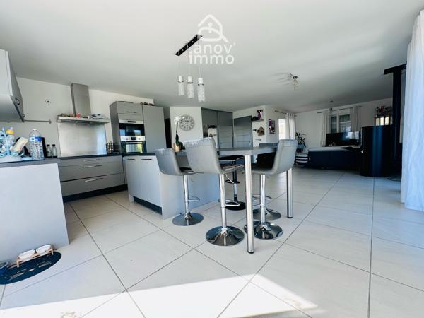 Maison
                                                                                                                                                                                                                                                                                                                        5 pièce(s)                                                                                                                                                                                                          3 chambre(s)                                                                                                                                                                                                          121.75  m²