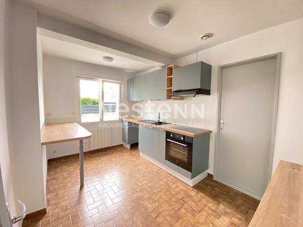 Maison individuelle à vendre à Écommoy 2 chambres terrain 440 m² Rénovée Garage