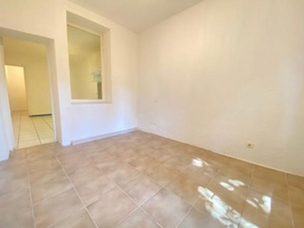 Narbonne, Appartement 2 pièces avec extérieur