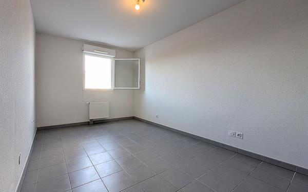 Appartement à vendre    2 pièces •  Miramas