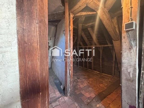 Maison de ville avec cave et courette ,idéal investisseur ou premier achat