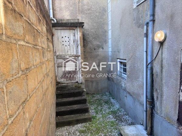 Maison de ville avec cave et courette ,idéal investisseur ou premier achat