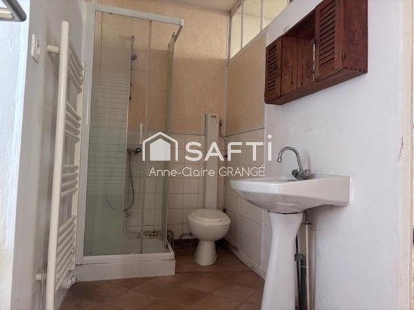 Maison de ville avec cave et courette ,idéal investisseur ou premier achat