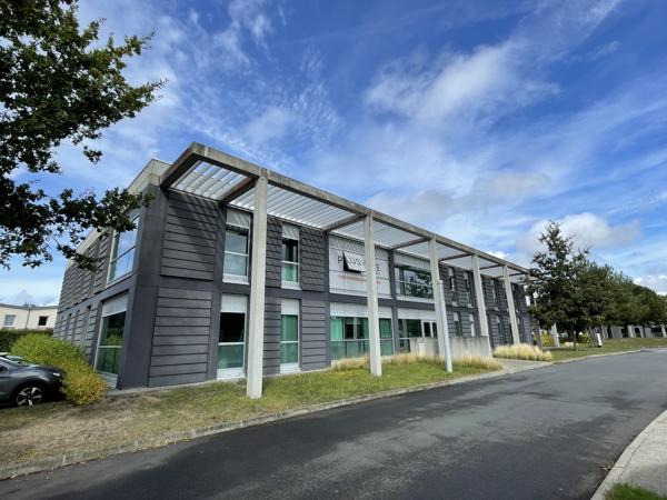 Bureaux à louer 222 m2 Nantes Chantrerie terrasse privative