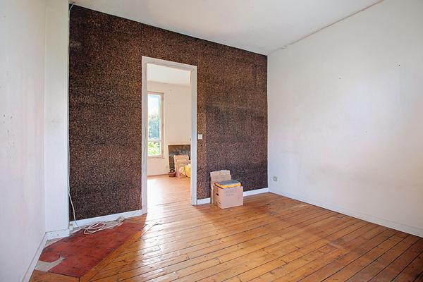 MAISON ** A RENOVER ** NANTERRE VIEUX-PONT 2 CHAMBRES JARDIN ANNEXES