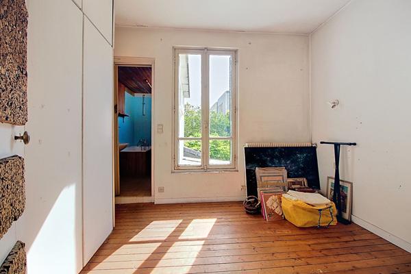 MAISON ** A RENOVER ** NANTERRE VIEUX-PONT 2 CHAMBRES JARDIN ANNEXES