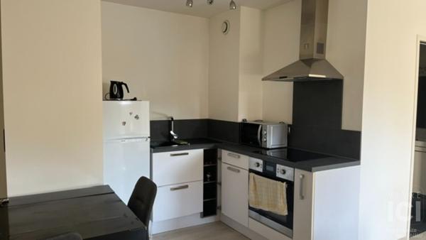 T1 bis meublé de standing avec balcon - Nantes Clemenceau - 33M²