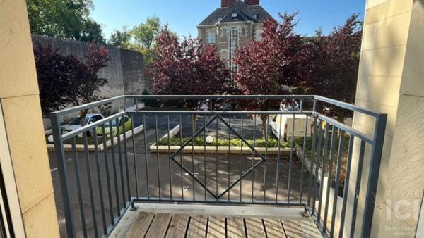 T1 bis meublé de standing avec balcon - Nantes Clemenceau - 33M²