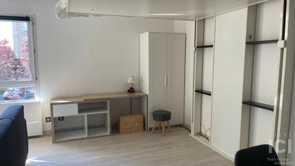 T1 bis meublé de standing avec balcon - Nantes Clemenceau - 33M²