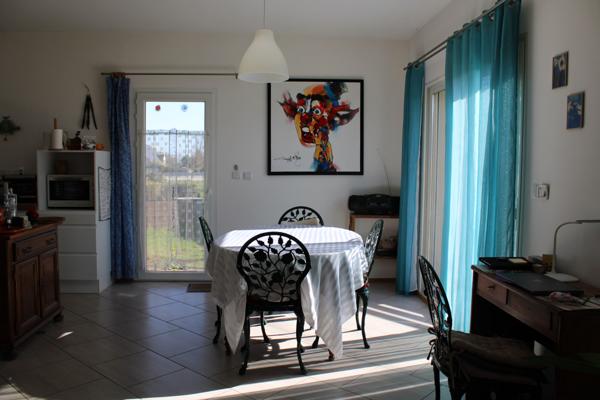 Charmante maison de 106m² à Lantic avec 2 chambres, cuisine équipée et chauffage au sol