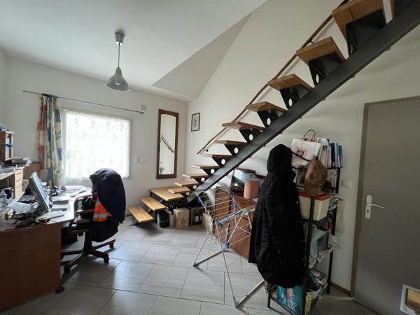 Charmante maison de 106m² à Lantic avec 2 chambres, cuisine équipée et chauffage au sol