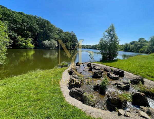 DUPLEX - DERNIER ETAGE - PROXIMITE GARE ET CENTRE-VILLE - FORET