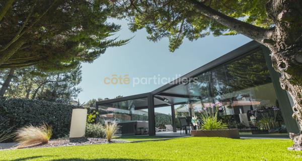 Vente
                Maison d'architecte251 m² - 12 Pièces -
                    BRETIGNOLLES SUR MER (85470)