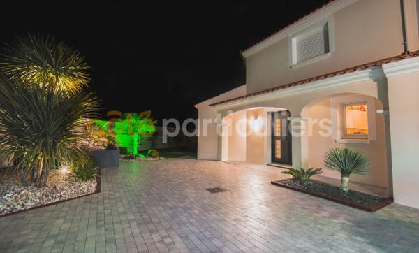 Vente
                Maison d'architecte251 m² - 12 Pièces -
                    BRETIGNOLLES SUR MER (85470)