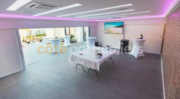 Vente
                Maison d'architecte251 m² - 12 Pièces -
                    BRETIGNOLLES SUR MER (85470)