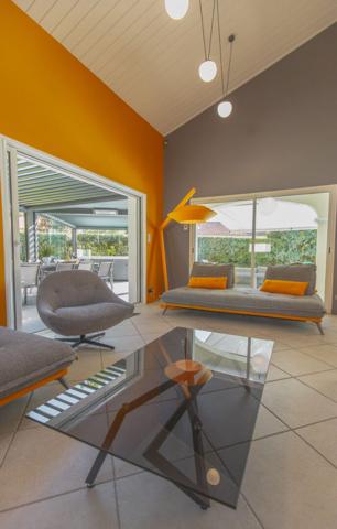 Vente
                Maison d'architecte251 m² - 12 Pièces -
                    BRETIGNOLLES SUR MER (85470)