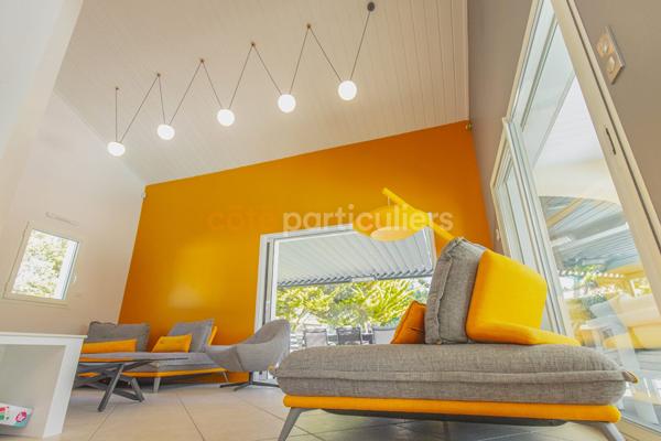 Vente
                Maison d'architecte251 m² - 12 Pièces -
                    BRETIGNOLLES SUR MER (85470)