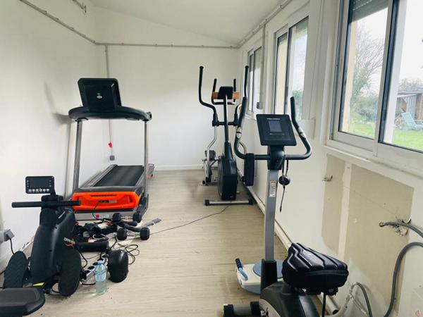 Maison  200 m2 à 5 min de Chérisy, Garage 80m2, dépendance, véranda