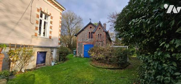 Maison de Maître avec neuf chambres et située au cœur du bourg de Nort-sur-Erdre