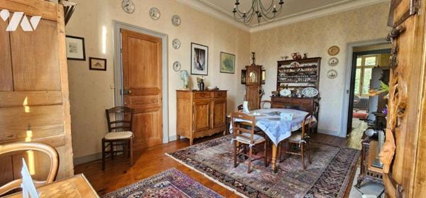 Maison de Maître avec neuf chambres et située au cœur du bourg de Nort-sur-Erdre