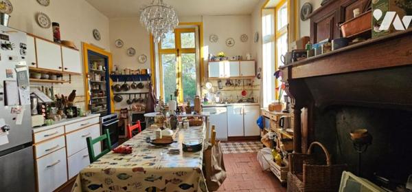 Maison de Maître avec neuf chambres et située au cœur du bourg de Nort-sur-Erdre