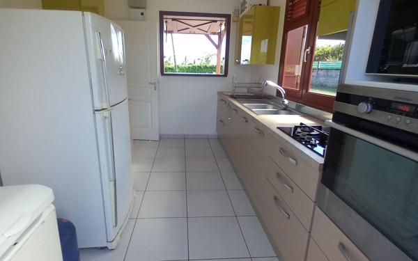 Maison à louer    4 pièces • 75 m2 Capesterre-Belle-Eau
