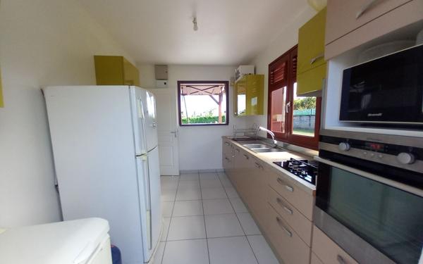 Maison à louer    4 pièces • 75 m2 Capesterre-Belle-Eau