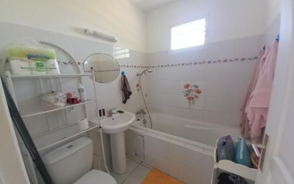 Maison à louer    4 pièces • 75 m2 Capesterre-Belle-Eau