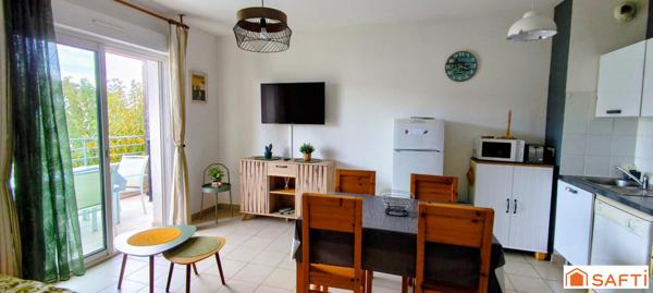 À deux pas de la mer – fonctionnel 2 pièces équipé, avec terrasse et parking