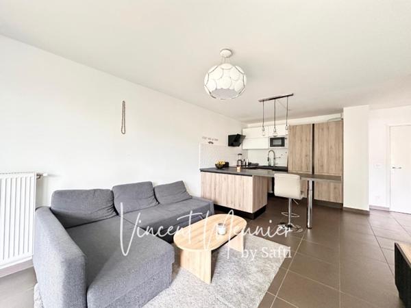 T3 loué Meublé / terrasse 14 m2 et Garage