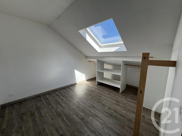Immeuble à vendre  250 m 2   HELLEMMES LILLE  - 59
