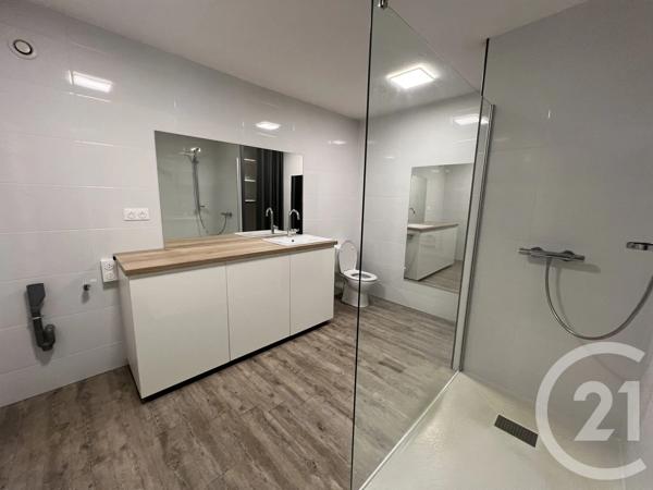 Immeuble à vendre  250 m 2   HELLEMMES LILLE  - 59