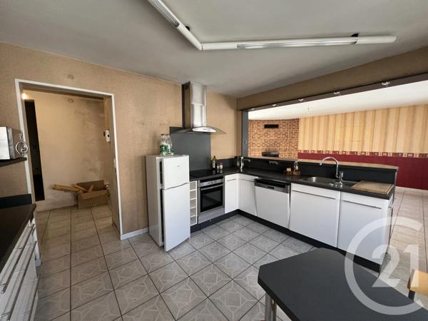Immeuble à vendre  250 m 2   HELLEMMES LILLE  - 59