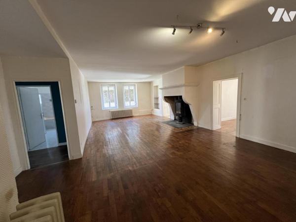 Maison d'habitation individuelle avec dépendance